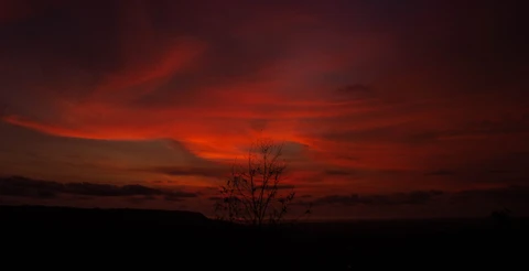 Den klare sol går ned