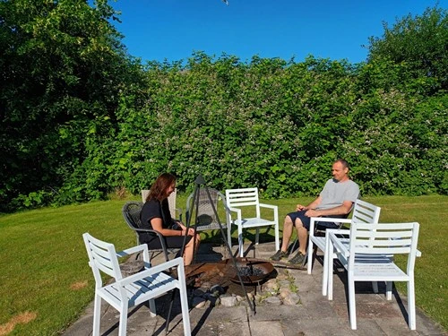 Hygge ved bålpladsen