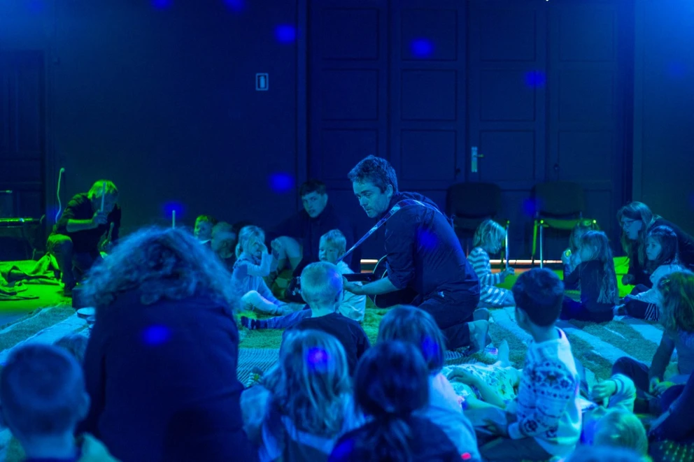 Musikken åbner sig for børnene i dagtilbud under Kulturstafetten