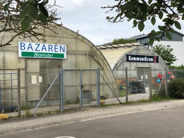 Billede af Bazaren og Kommunekrams væksthus