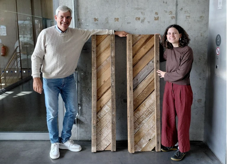Kassandra Helicar, Steen Schønemann with two beams to be tested at Wismar’s laboratory.