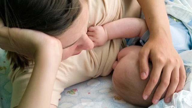 Baby der bliver ammet