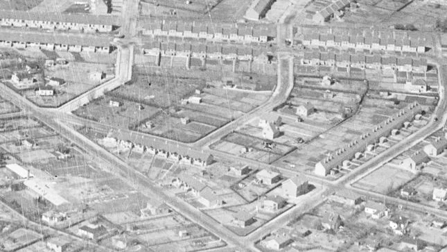 Luftfoto fra 1946 af området ved Planteheldvej, Ladefyldvej og Ørager