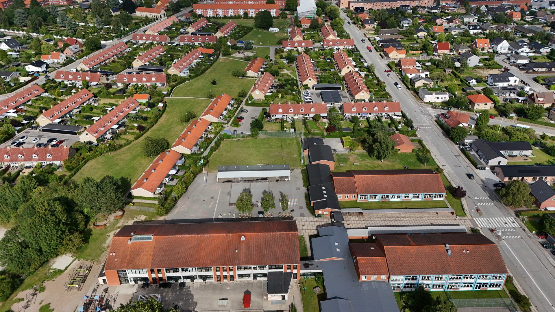 Præstemoseskolen set fra luften