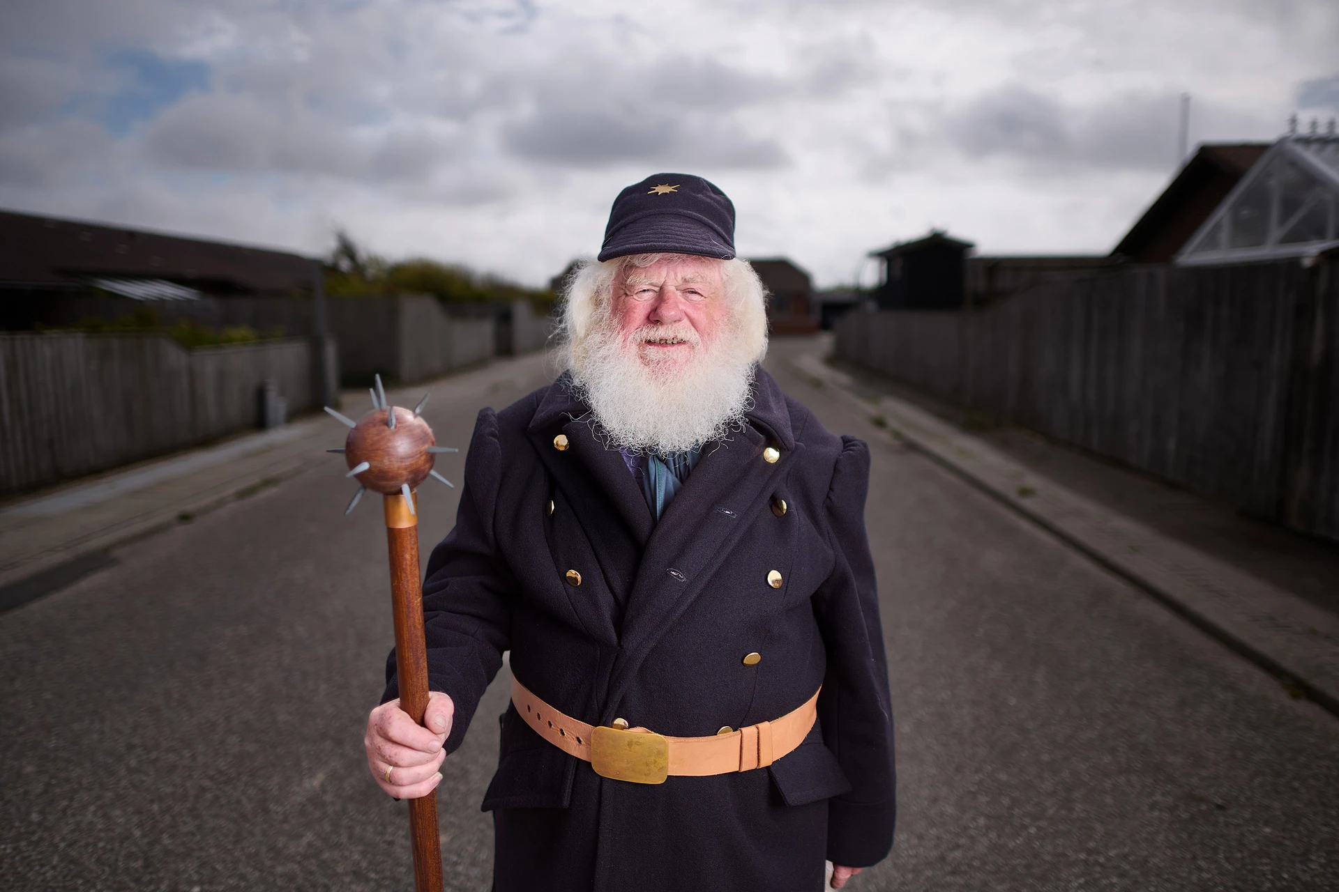 mand med vægterstav