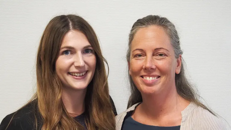 Billede af to kvinder