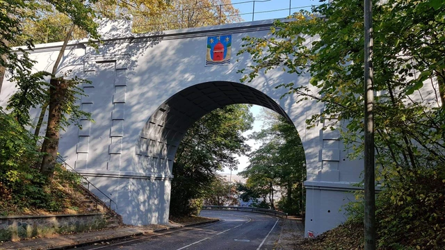 Jernbanebro med Lemvig Kommunes byvåben