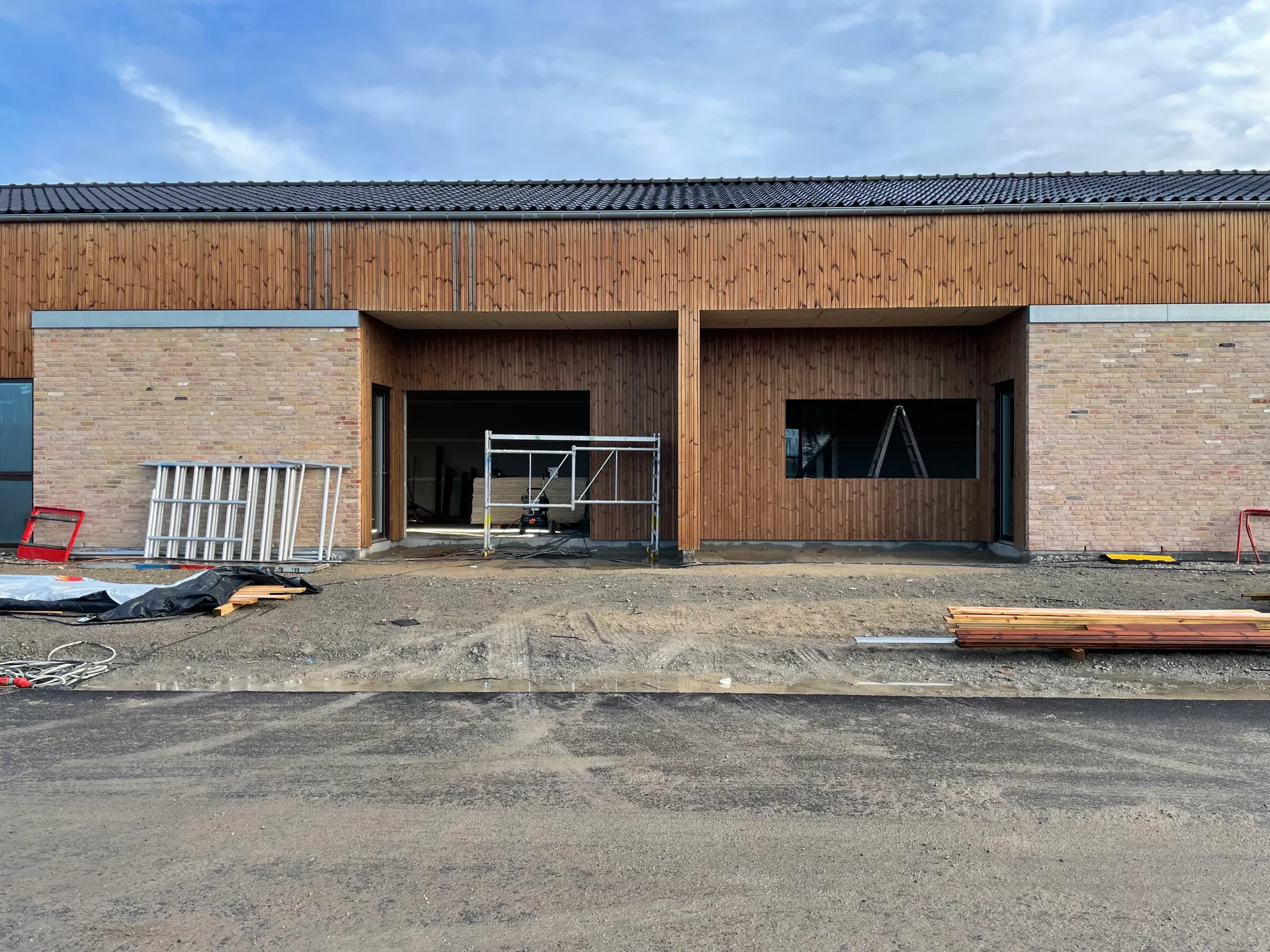 Elektronik- og kemibygning i Ejby