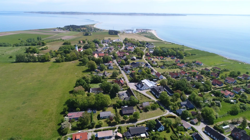 Tunø by set fra drone