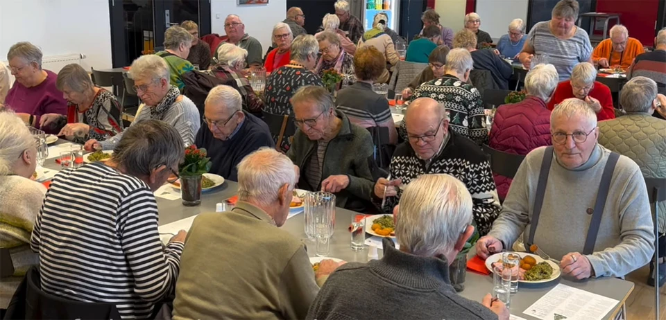 Spisevenner spiser sammen i Spektrum
