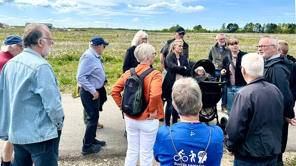 Borgmester Lone Jakobi på fælles gåtur med beboere i Bendixminde