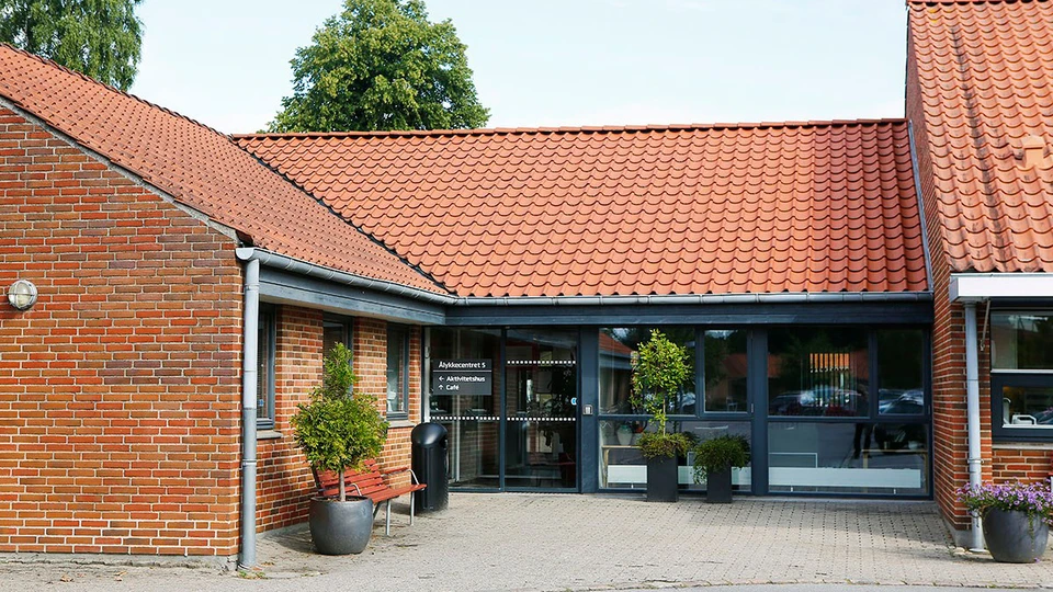Aktivitetshusets indgang