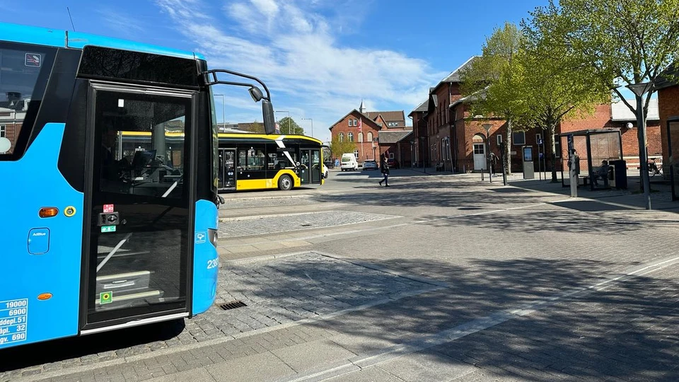 Busser på Odder Banegård