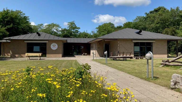 Familiehuset set ude fra